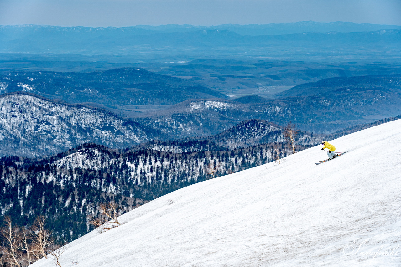 大雪山旭岳ロープウェイ｜ 2025～2026 Season Final...。北海道でイチバン高い山『旭岳』斜面にシュプールを描いて、滑り納め。今シーズンもありがとうございました。